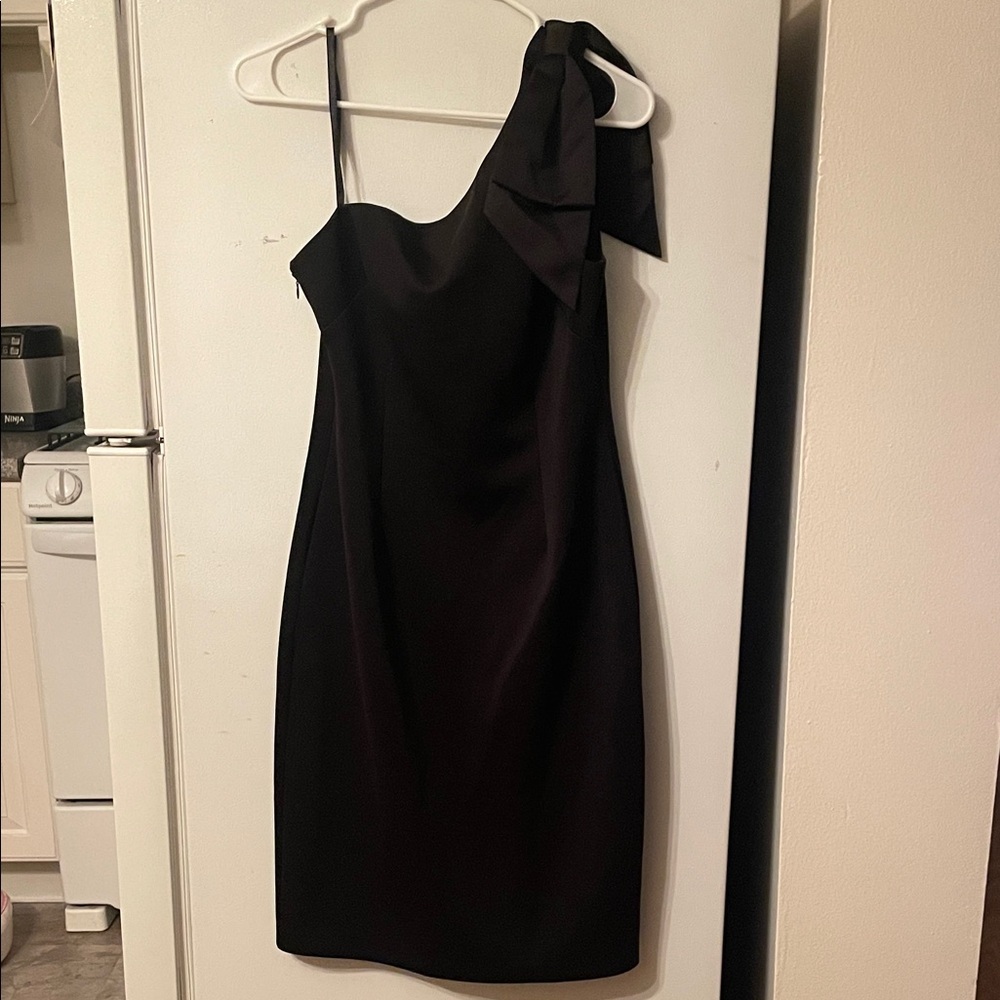 Eliza J Size 8 Elegant Black One-Shoulder Dress with Bow